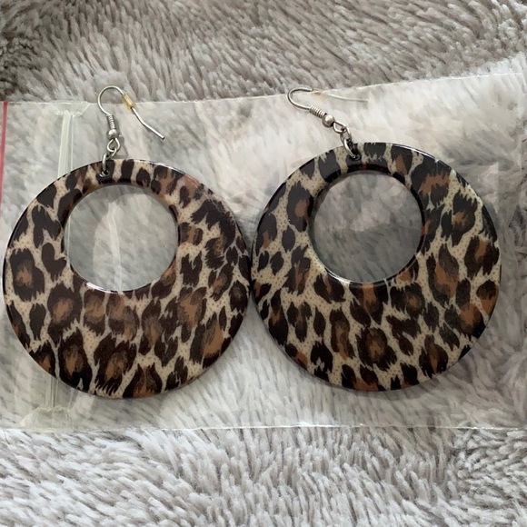 Double sided cheetah print dangle earrings - Picture 1 of 1